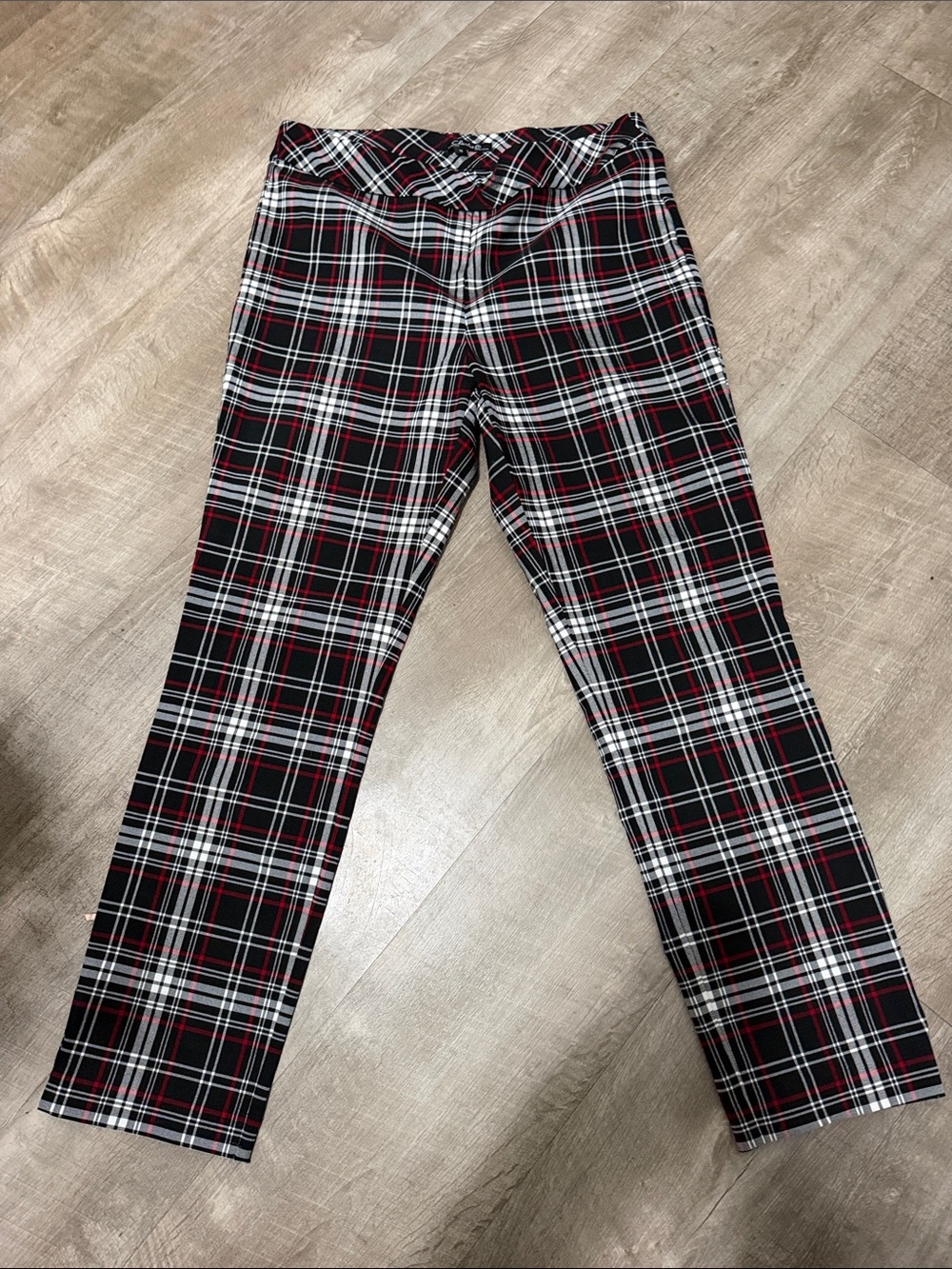 CHARLIE B Black, White & Red Plaid Pull-On Leggings